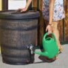 Roto Cuve De Récupération D’Eau De Pluie 130 L Tonneau Imitation Bois -Garantia Boutique cuve recuperateur eau pluie tonneau imitation bois