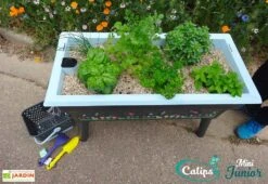 Jardinière Enfant Calipso Mini Junior + Panier Et Acc. – Bleu Pastel 9 Jardinière Enfant Calipso Mini Junior + Panier Et Acc. – Bleu Pastel -Garantia Boutique jardiniere enfant calipso 40l panier kajo 4l bleu pastel 3