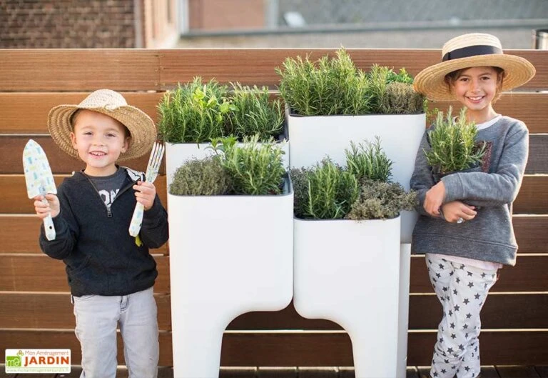 Garantia Boutique -Garantia Boutique jardiniere kiga polypropylene blanche 768x529 1